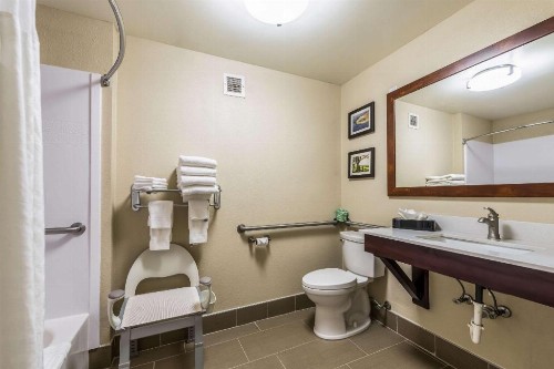 Comfort Inn & Suites Dayton North - image 45