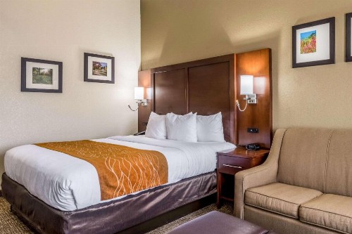 Comfort Inn & Suites Dayton North - image 46