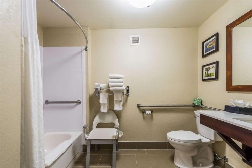 Comfort Inn & Suites Dayton North - image 47