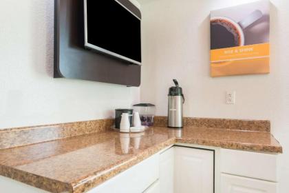 Motel 6-Dayton OH - image 15