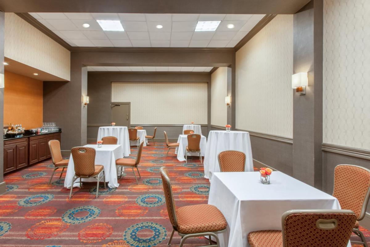 Radisson Hotel Dayton - image 6