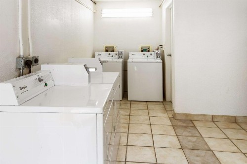 Motel 6-Dayton OH - Englewood - image 2