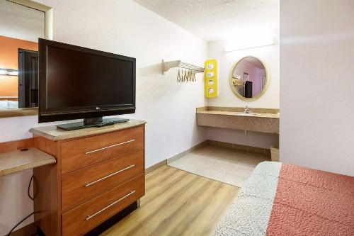 Motel 6-Dayton OH - Englewood - image 20