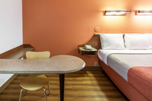 Motel 6-Dayton OH - Englewood - image 30