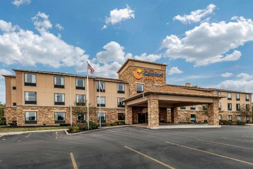 Comfort Suites Dayton-Wright Patterson - image 2