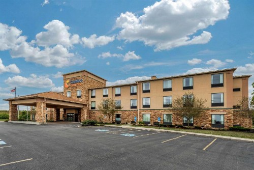 Comfort Suites Dayton-Wright Patterson - image 3