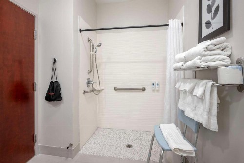 Country Inn & Suites by Radisson Dayton South OH - image 17