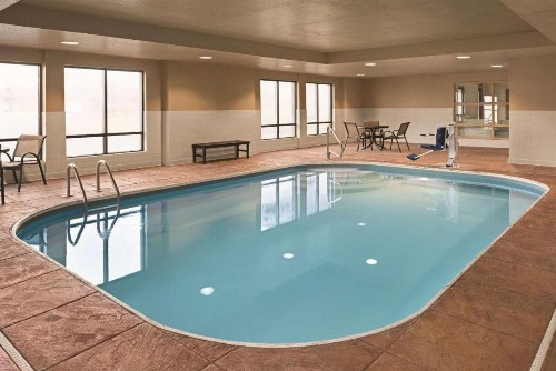 Country Inn & Suites by Radisson Dayton South OH - image 28