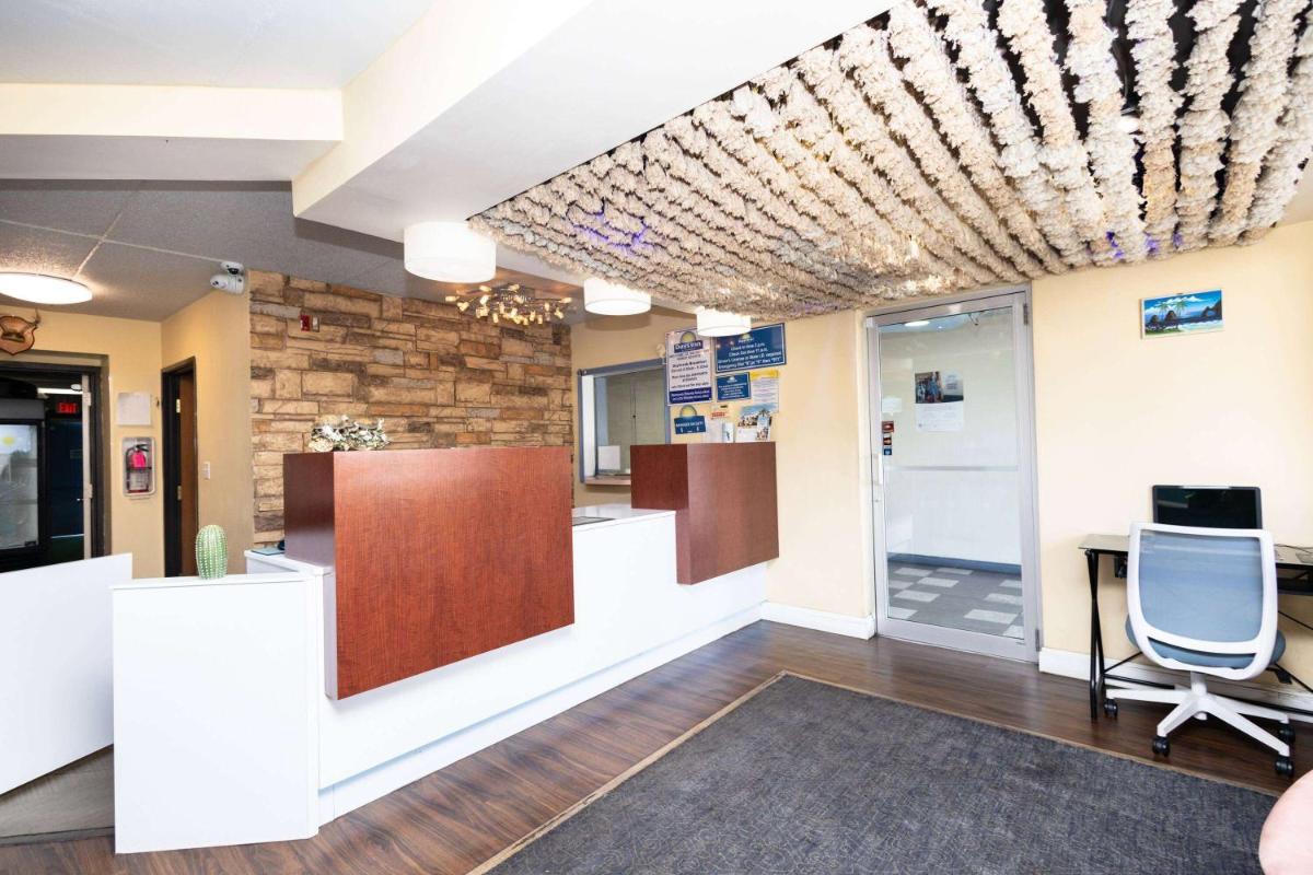 Days Inn by Wyndham Dayton Huber Heights Northeast - main image