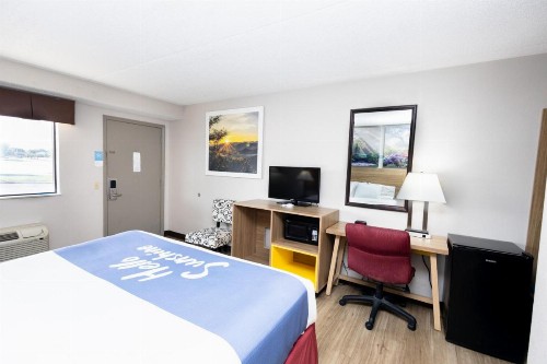 Days Inn by Wyndham Dayton Huber Heights Northeast - image 4