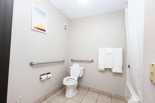 Days Inn by Wyndham Dayton Huber Heights Northeast - image 6