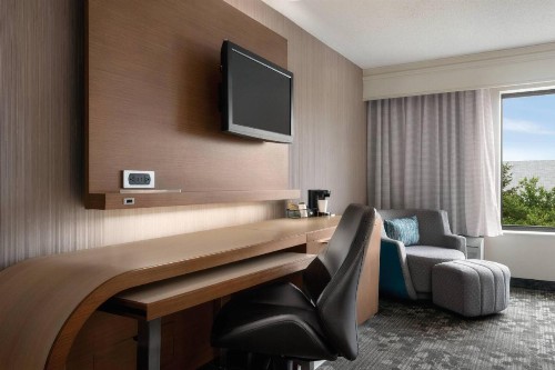Courtyard by Marriott Dayton North - image 17