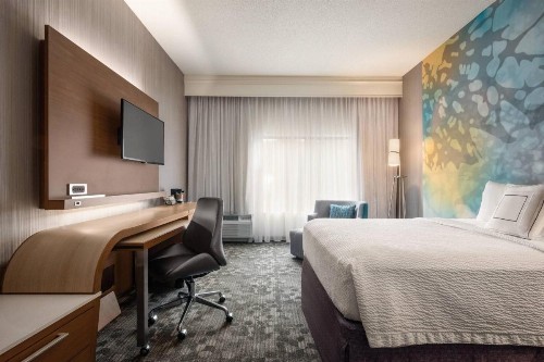 Courtyard by Marriott Dayton North - image 2