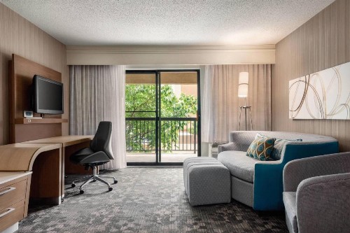Courtyard by Marriott Dayton North - image 3