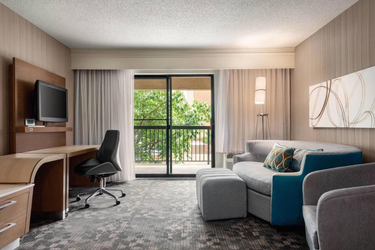 Courtyard by Marriott Dayton North - image 3