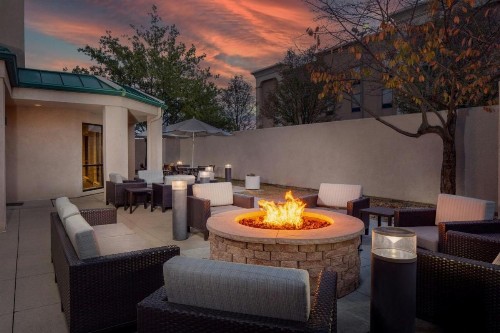 Courtyard by Marriott Dayton North - image 9