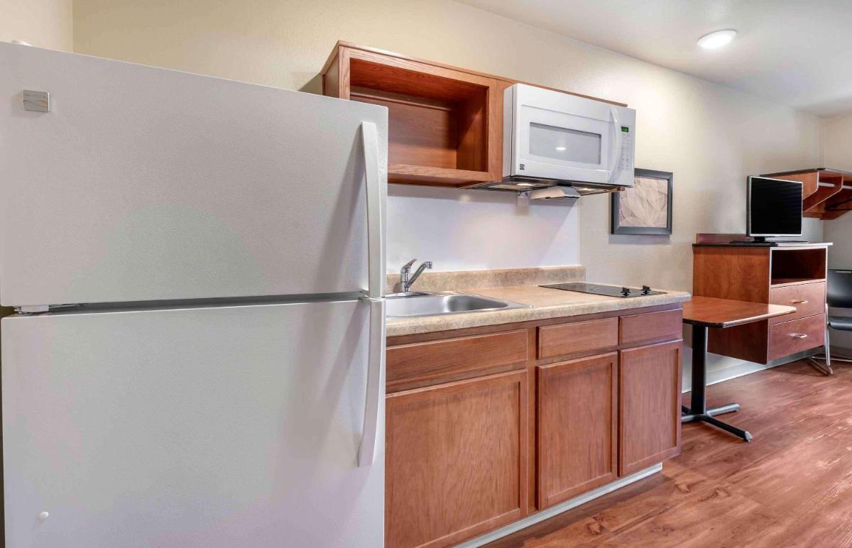 WoodSpring Suites Dayton South - image 2