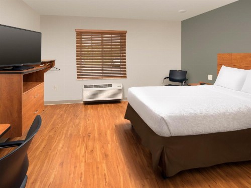 WoodSpring Suites Dayton South - image 30