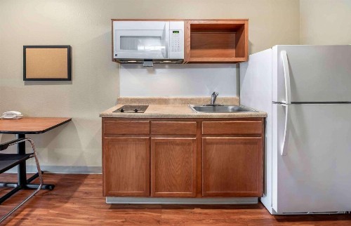 WoodSpring Suites Dayton South - image 4