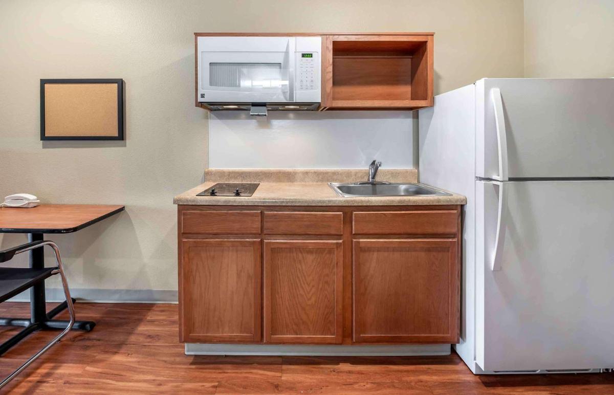 WoodSpring Suites Dayton South - image 4