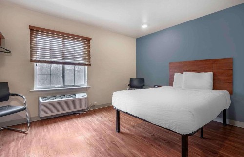WoodSpring Suites Dayton South - image 9