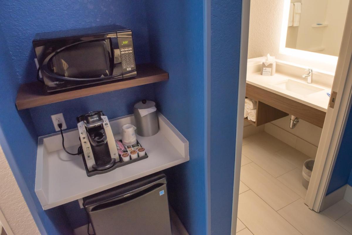 Holiday Inn Express & Suites - Dayton Southwest an IHG Hotel - image 5