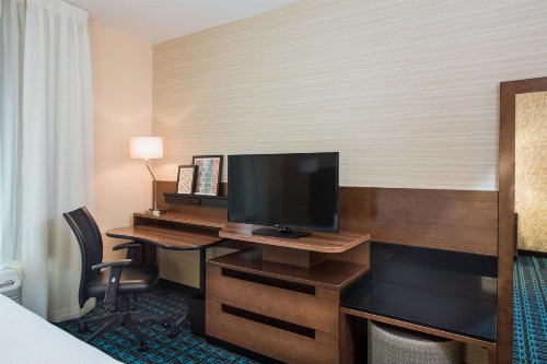 Fairfield Inn & Suites by Marriott Dayton - image 17