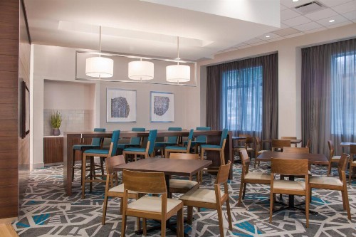 Fairfield Inn & Suites by Marriott Dayton - image 4