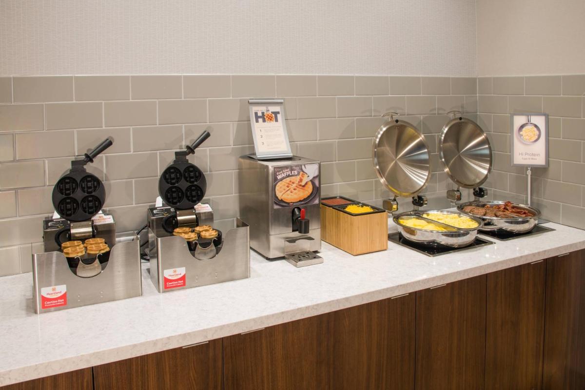 Fairfield Inn & Suites by Marriott Dayton - image 6
