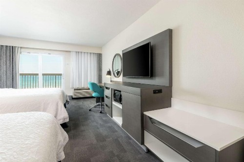 Hampton Inn Daytona Shores-Oceanfront - image 7