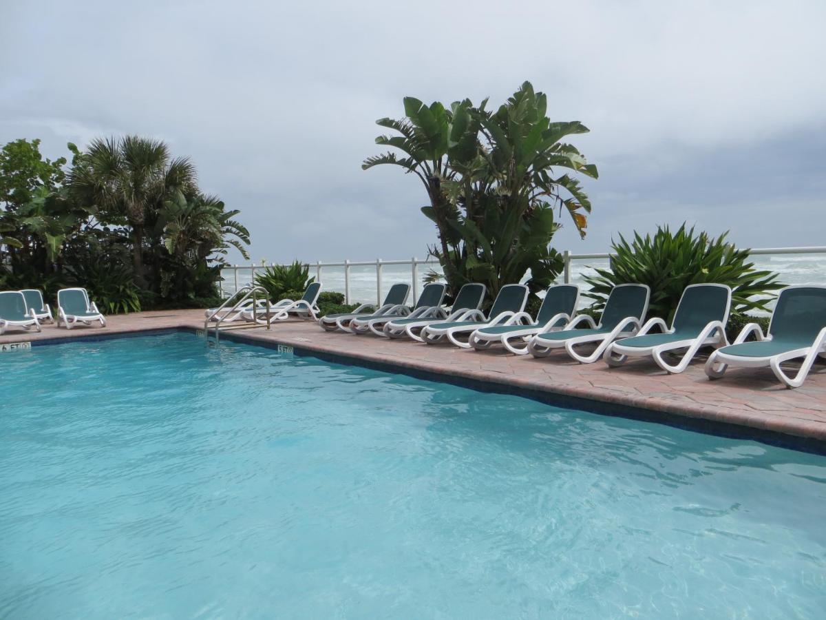 Days Inn by Wyndham Daytona Oceanfront - image 3