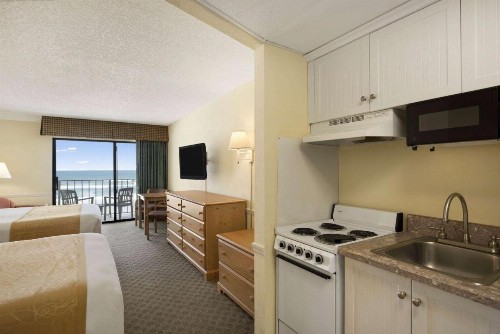Days Inn by Wyndham Daytona Oceanfront - image 50