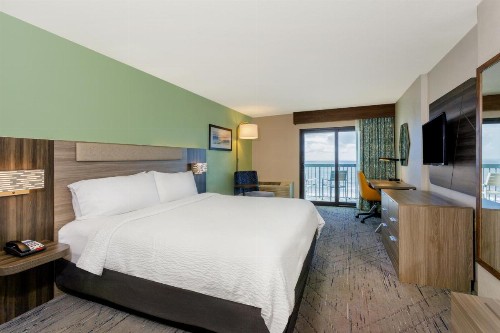 Holiday Inn Express & Suites Oceanfront Daytona Beach Shores an IHG Hotel - image 18