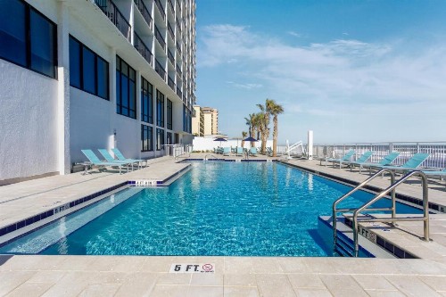 Holiday Inn Express & Suites Oceanfront Daytona Beach Shores an IHG Hotel - image 28