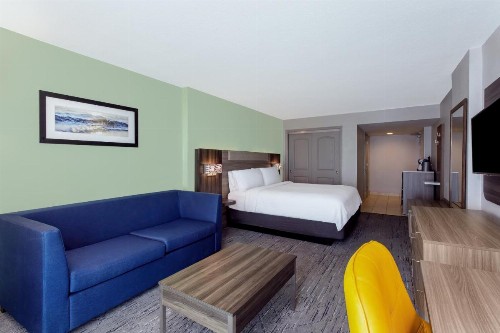 Holiday Inn Express & Suites Oceanfront Daytona Beach Shores an IHG Hotel - image 30