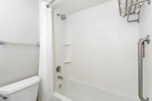 Holiday Inn Express & Suites Oceanfront Daytona Beach Shores an IHG Hotel - image 49