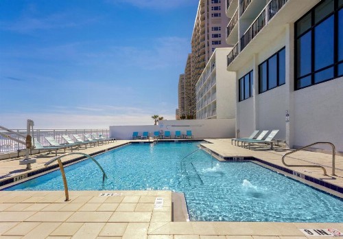 Holiday Inn Express & Suites Oceanfront Daytona Beach Shores an IHG Hotel - image 8