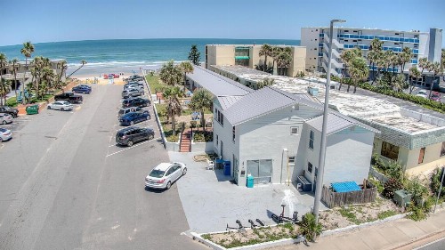 Daytona Shores Inn and Suites - image 16