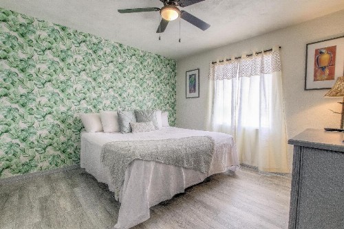 Daytona Shores Inn and Suites - image 18