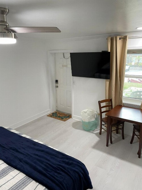 Daytona Shores Inn and Suites - image 29