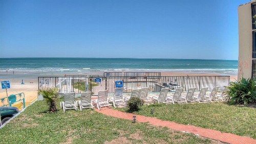 Daytona Shores Inn and Suites - image 30