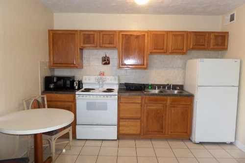 Daytona Shores Inn and Suites - image 31