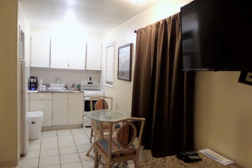 Daytona Shores Inn and Suites - image 32