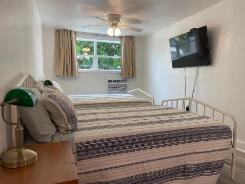 Daytona Shores Inn and Suites - image 34