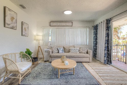 Daytona Shores Inn and Suites - image 37