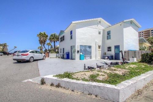 Daytona Shores Inn and Suites - image 42
