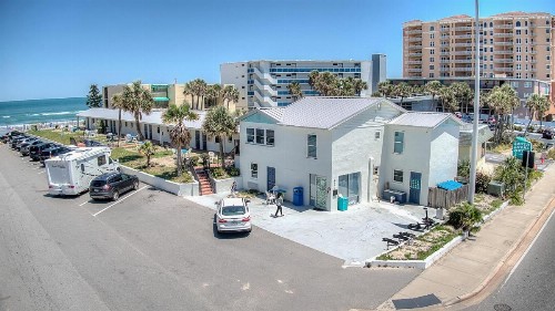 Daytona Shores Inn and Suites - image 46