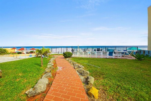 Daytona Shores Inn and Suites - image 50