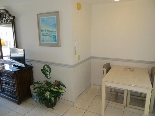 Sand Castle Motel - image 12