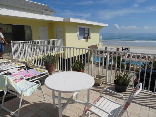 Sand Castle Motel - image 14